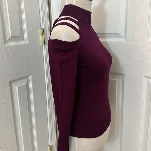 *Crave Fame* Cold Shoulder Thin Sweater Plum Colored Size S Never worn! - Picture 3 of 12